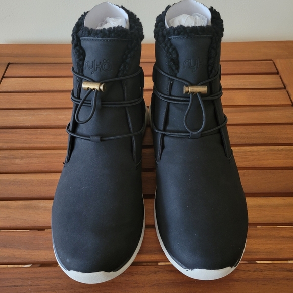 NIB Ryka Black Faux Suede & Shearling Evie Bungie Boots Size 9.5 Wide - Picture 2 of 6